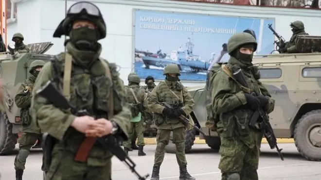 "Зелені чоловічки" в Криму не мали жодних знаків на уніформах, але були вдягнені та озброєні як російські військові