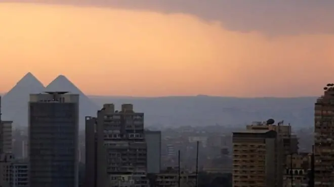 بعض المصريين الفقراء يبيعون كلاهم من أجل تحسين أحوالهم المعيشية