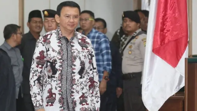 Ahok dalam sidang sebelumnya: Sidang ke-13 kasus Ahok ini berlangsung persis pada hari pertama kampanye putaran kedua pemilihan gubernur Jakarta.