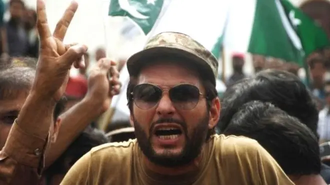 بوم بوم کے نام سے مشہور سابق کپتان 2018 میں کرکٹ سے ریٹائرمنٹ لے چکے ہیں لیکن ایسا نہیں کہ وہ گمنامی کے پردوں میں چلے گئے ہوں