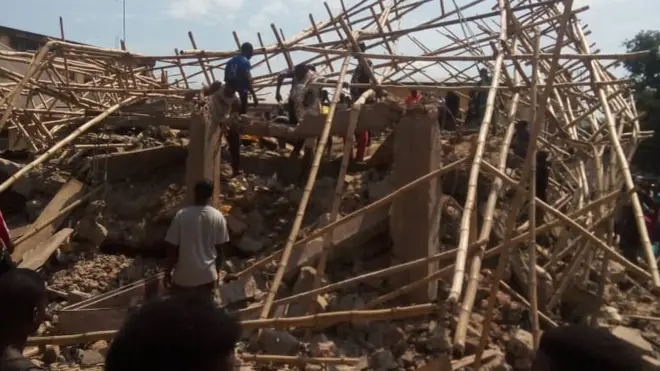 Ụlọelu dara na Abraka