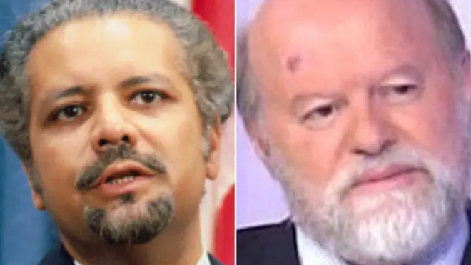 انیس نقاش (راست)، احمد زکی یمانی (چپ) وزیر نفت عربستان