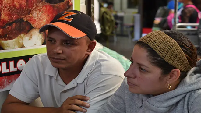 Los venezolanos Gustavo y Arlyn cuentan su difícil viaje a Colombia.