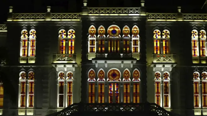 贝鲁特爆炸：艺术家再次修复地标性彩色玻璃