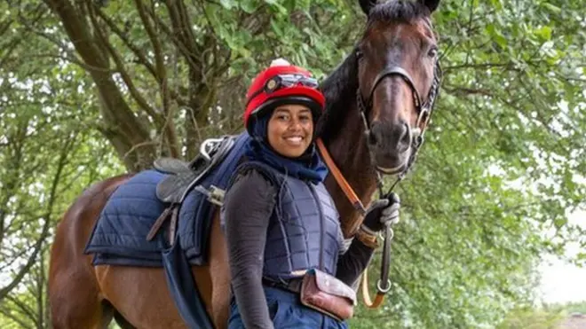 تتدرب خديجة منذ إبريل/نسيان الماضي