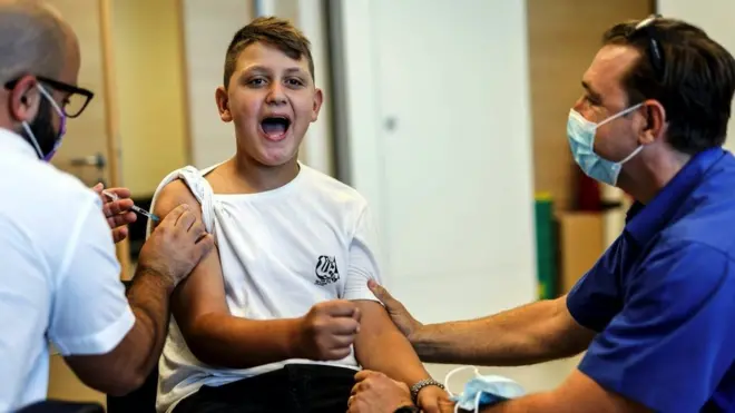 Хлопчик вакцинація