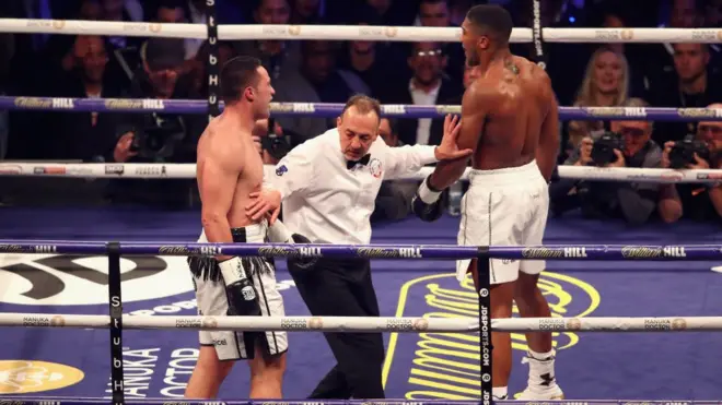 Giuseppe Quartarone egbuola referii n'ọtụtụ asompi