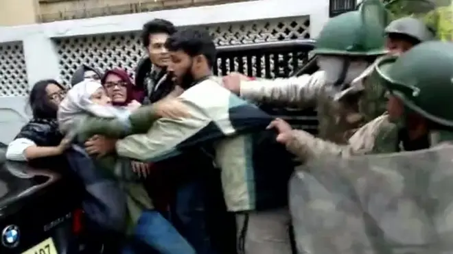 تواصل التظاهرات في الهند للتنديد بقانون للجنسية يستثني المهاجرين المسلمين