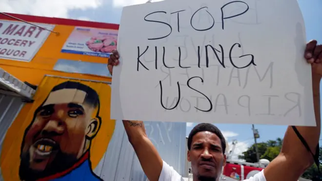 "Dejen de matarnos". La muerte de Alton Sterling generó una ola de protestas en Estados Unidos.