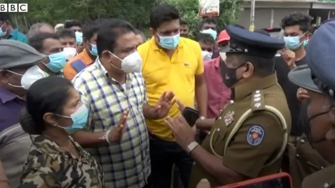 ''අපි යන්නේ කැලණි පන්සල වඳින්න. සාදු ...සාදු... සාදු ''