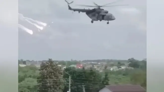 أظهرت صور تحققت منها بي بي سي تحليق طائرة هليكوبتر في سماء بيلغورود