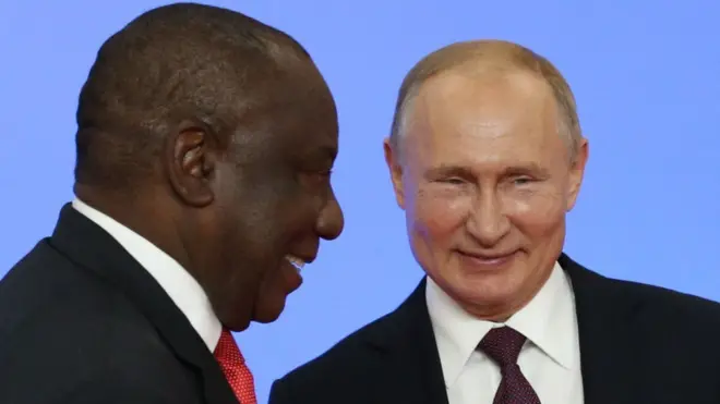 Perezida w'Afurika y'Epfo Cyril Ramaphosa na Perezida w'Uburusiya Vladimir Putin mu mwaka wa 2019.