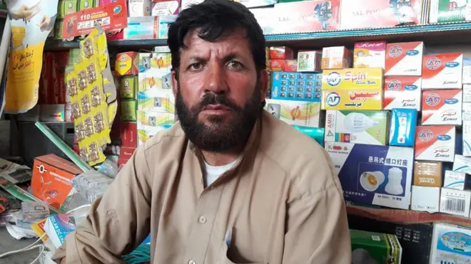 د پکتیا له جانیخیلو ولسوالۍ نه خوست ته د جنګ جګړو له امله تازه یوه راکډوال شوي بي بي سي ته وویل، ژوند یې جګړو، الوتکو او ځمکنیو ماینونو له ګواښ سره مخامخ کړی دی.