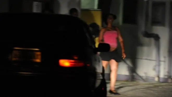 Dubartoota Finfinnee keessatti daldala saal-qunnamtiitti bobba'an