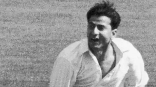 فضل محمود نے اس ٹیسٹ میں صرف 99 رنز دے کر 12 وکٹیں حاصل کی تھیں