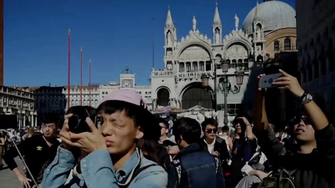 En la llamada "reina del Adriático" hay cada vez más turistas y menos residentes: la histórica ciudad perdió la mitad de su población en los últimos 50 años.