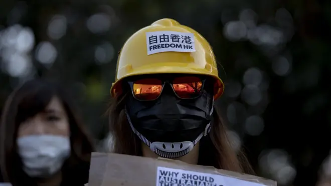 Участница акции протеста