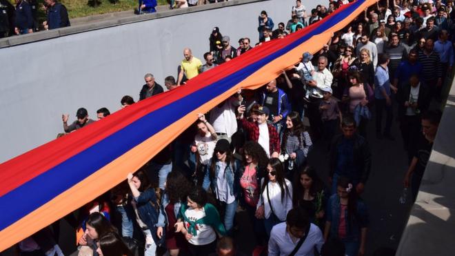 День памяти жертв геноцида - шествие в Ереване