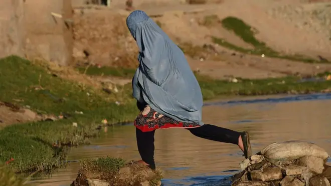 دا یو ذهنیت دی او د ذهنیت منل بیا ښځه او نر نه غواړي هر څوک يې لرلی شي.