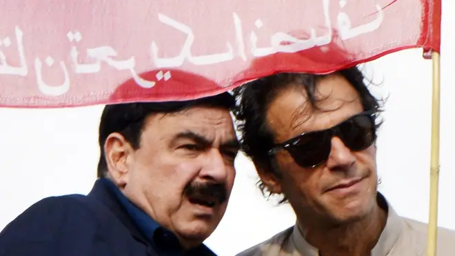 ماضی میں عمران خان اور شیخ رشید کے درمیان سخت جملو ںکا تبادلہ ہوتا تہا ہے