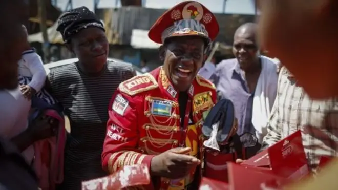 Stanley Ngara maarufu mfalme wa Kondomu amekuwa akisambaza mipira ya kondomu katika jiji la Nairobi