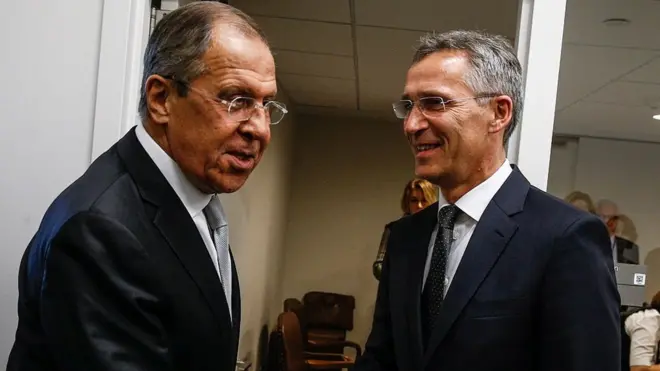 ښاغلي سټولټنبرګ وویل، د اوسنۍ ترېنګلتیا سربېره د ناټو پوځي تړون روسیې ته د ګواښ په سترګه نه ګوري.