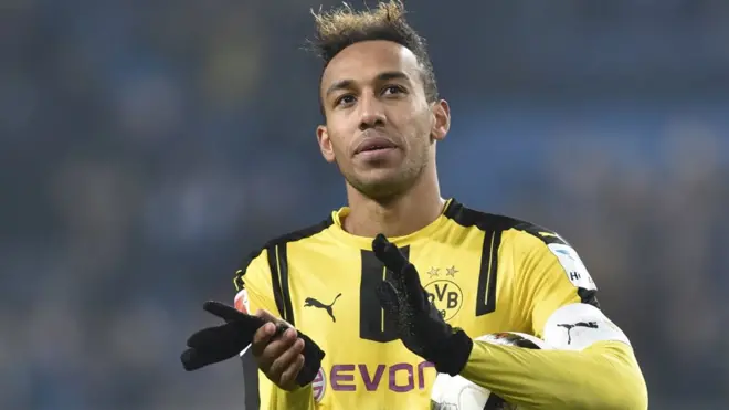 أوباميانغ أحرز 14 هدفا مع فريق بروسيا دورتموند الألماني هذا الموسم