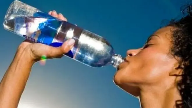 దాహం లేకున్నా నీళ్లు తాగడానికి కారణం