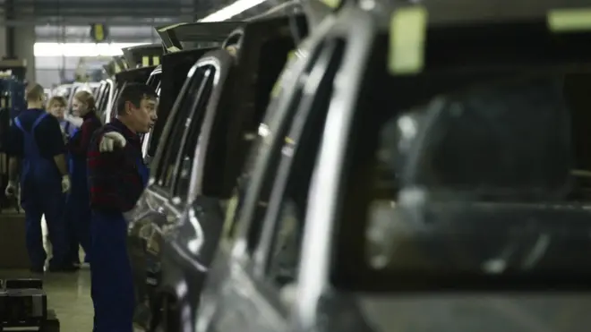 По оценке "АвтоВАЗа", российский авторынок в этом году может увеличиться на 10%