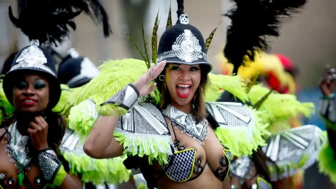 Ноттинг-хиллский карнавал - самый большой из уличных фестивалей в Европе, который в этом году празднует 51-ю годовщину в Лондоне