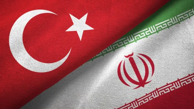 پرچم‌های ایران و ترکیه