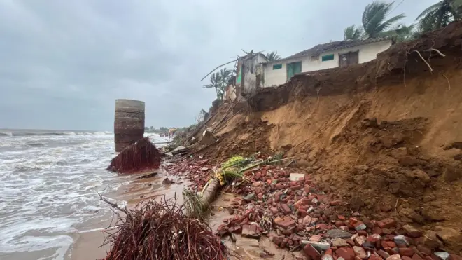 ఉప్పాడ తీరం, కాకినాడ, తూర్పు గోదావరి, పశ్చిమ గోదావరి, ఆంధ్రప్రదేశ్