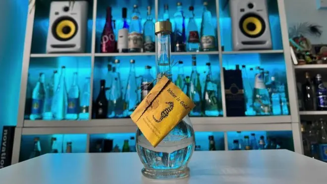 ውዱ የቅንጦት ውሃ