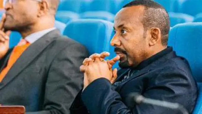 ጠ/ሚ ዐቢይ ዛሬ ከሰዓት በኋላ ከብሔራዊ ምክክር ኮሚሽን አባላት ጋር በተደረገ ስብሰባ ላይ 