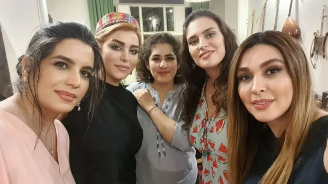 صفحه اینستاگرام هانا کامکار