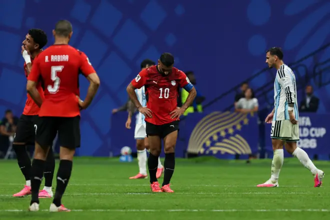 خيبة أمل محمد صلاح بعد الخسارة أمام الأرجنتين
