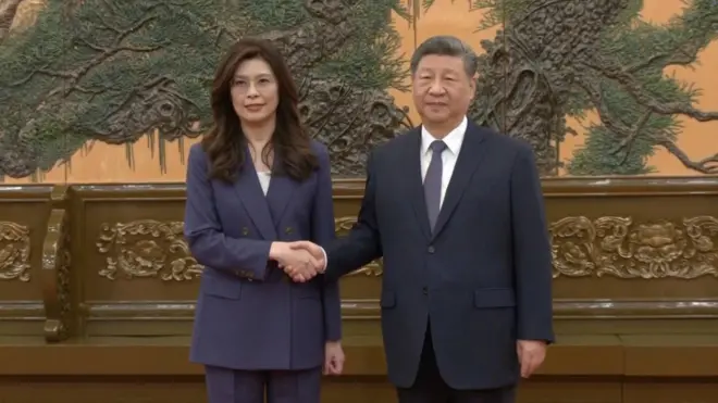鄭麗文和習近平握手