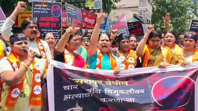 या प्रकरणानंतर लोक रस्त्यावर तर उतरलेच पण समाज माध्यमांवर देखील मोठ्या प्रमाणावर रोष व्यक्त होताना दिसतो आहे.