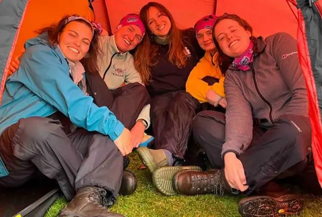 महिला वैज्ञानिक.