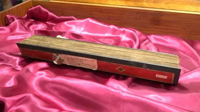 පේරාදෙණිය විශ්වවිද්යාලයේ පුස්තකාලය සතුව ඇති මහාවංශයේ පිටපතක් යුනෙස්කෝ ලෝක උරුමයක් ලෙස නම් කර ඒ සඳහා වන ලෝක උරුම සහතිකය නිකුත් කිරීම සිදුවූයේ ජුලි 17 වන දා පේරාදෙණිය විශ්වවිද්යාලයේදීයි. එම සහතිකය යුනෙස්කෝහි අධ්යක්ෂක ජනරාල් ඕඩ්රි අසූලේ විසින් පිරිනමන ලදි.