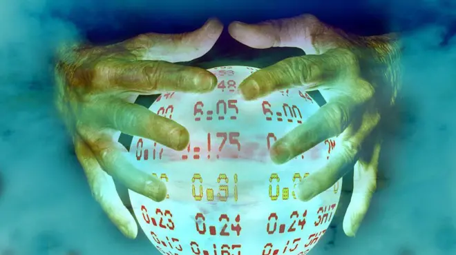 Mãos sobre bola de cristal com previsões de preços de ações