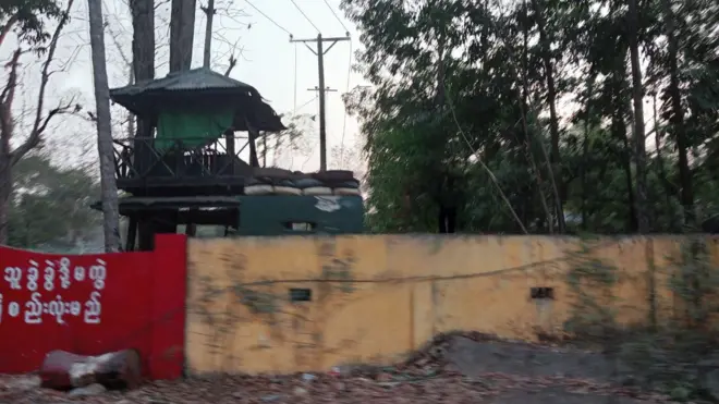 မြဝတီမြို့နဲ့အထွက် သင်္ကန်းညီနောင်က စစ်ကောင်စီတပ်စခန်းတွေကိုတော့ KNLA/PDF ပူးပေါင်းအဖွဲ့တွေက သိမ်းထားလိုက်ပြီဖြစ်ပါတယ်