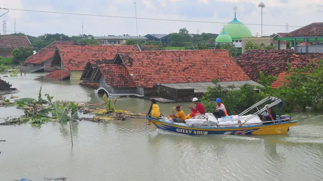 Banjir Demak Terparah Dalam 30 Tahun Terakhir Apakah Selat Muria Akan Terbentuk Lagi Bbc 9862