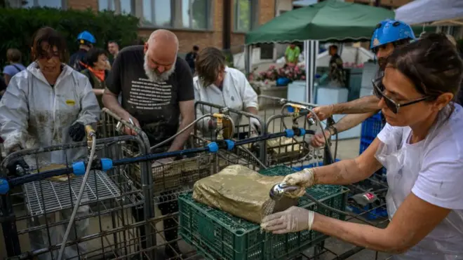 italya sel kitap dondurma