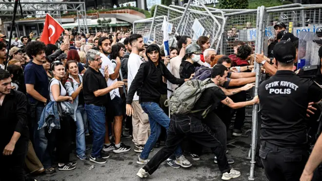 احتجاجات في مدينة إسطنبول التركية