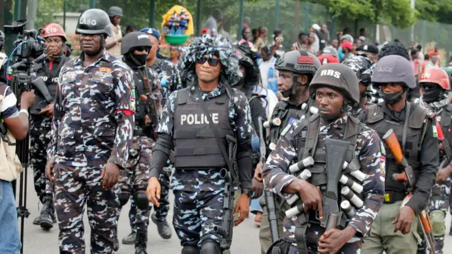 Awọn ọlọpaa ilu Eko lasiko iwọde kan