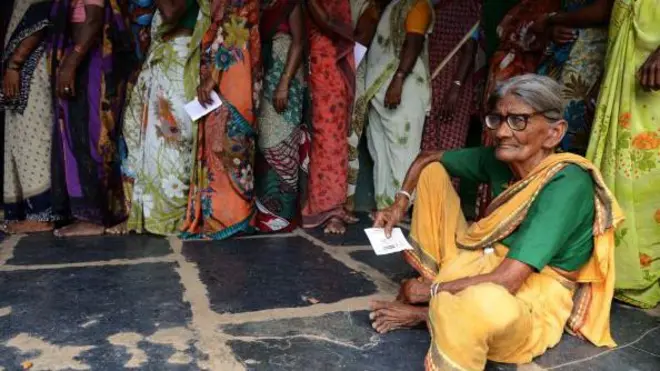 మహిళా ఓటర్లు