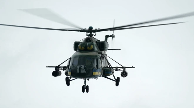 යුක්රේනයේ ප්‍රහාරක හෙලිකොප්ටර් නියමුවන් සතුරන්ගේ නෙත ගැටීමෙන් වැළකීම සඳහා පොළොවට සමීපව පියාසර කරන ආකාරය