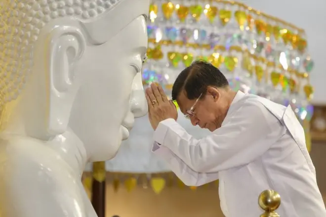 မာရဝိဇယ ဗုဒ္ဓဥယျာဉ်တော်မှာ ဇူလိုင် ၂၈ ရက်က တွေ့ရတဲ့ ဗိုလ်ချုပ်မှူးကြီးမင်းအောင်လှိုင်