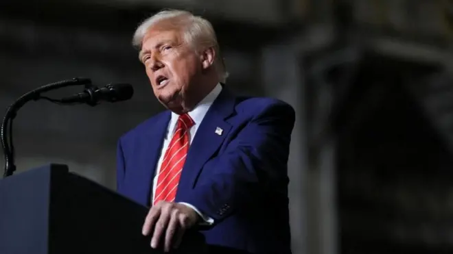 ABD Başkanı Donald Trump, "Güvenli ve güvenilir bir şekilde ülkeye girmek isteyenleri araştırıp tarayamayacağımız hiçbir ülkeden açık göç alamayız" dedi.